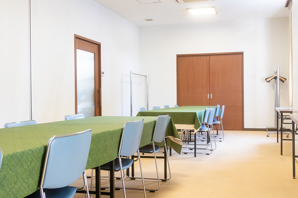 町田市の葬儀社であるファミリー福祉セレモニーが案内するみなみ会館の会食・打合せ室